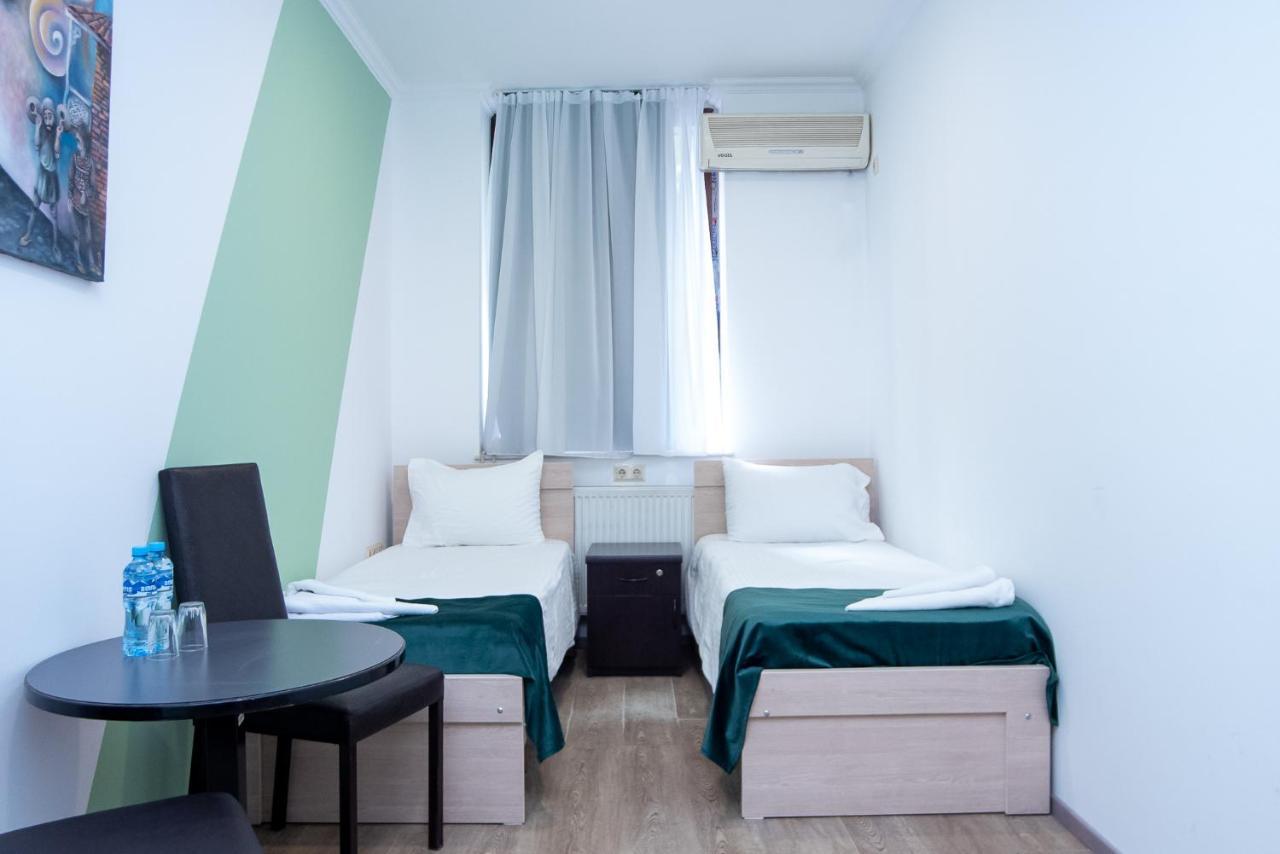 Tiflis Hotel Exterior foto
