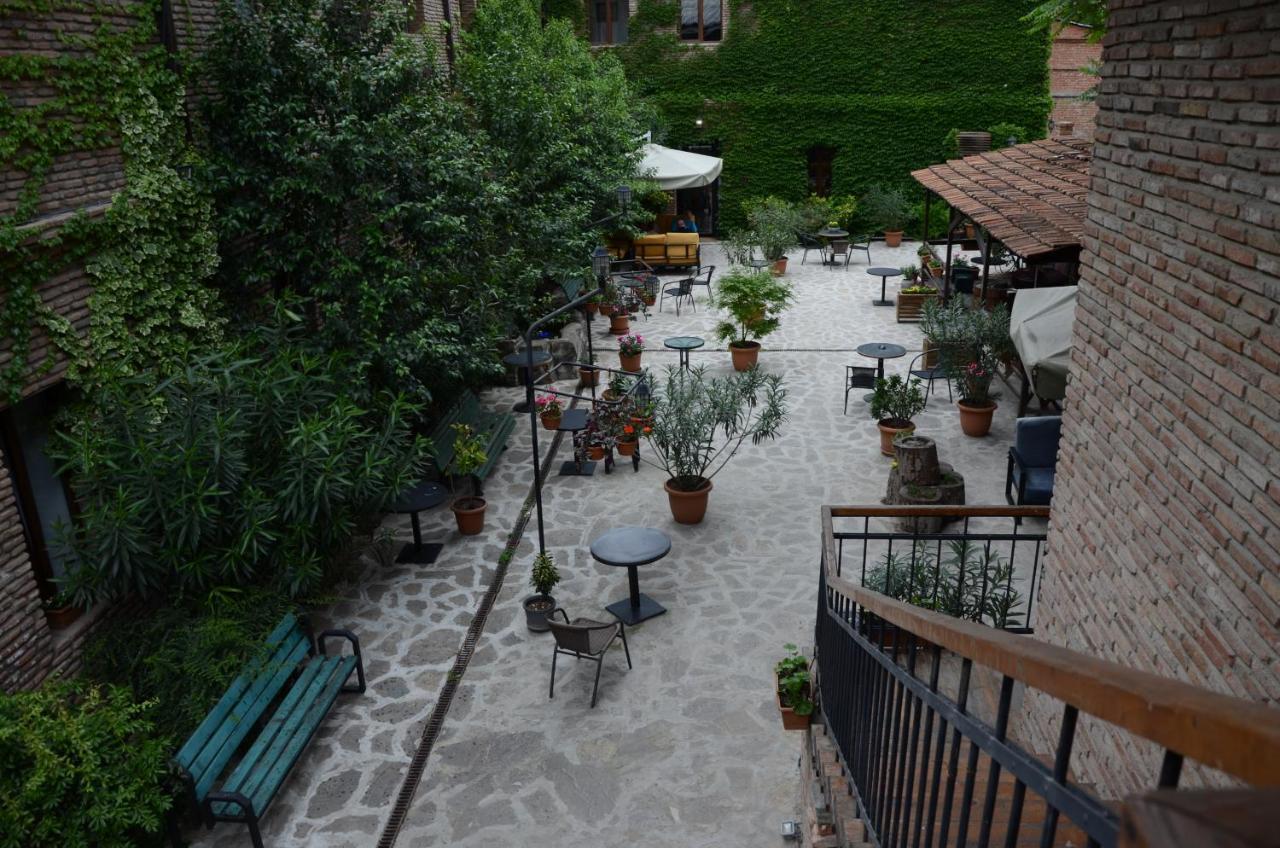 Tiflis Hotel Exterior foto
