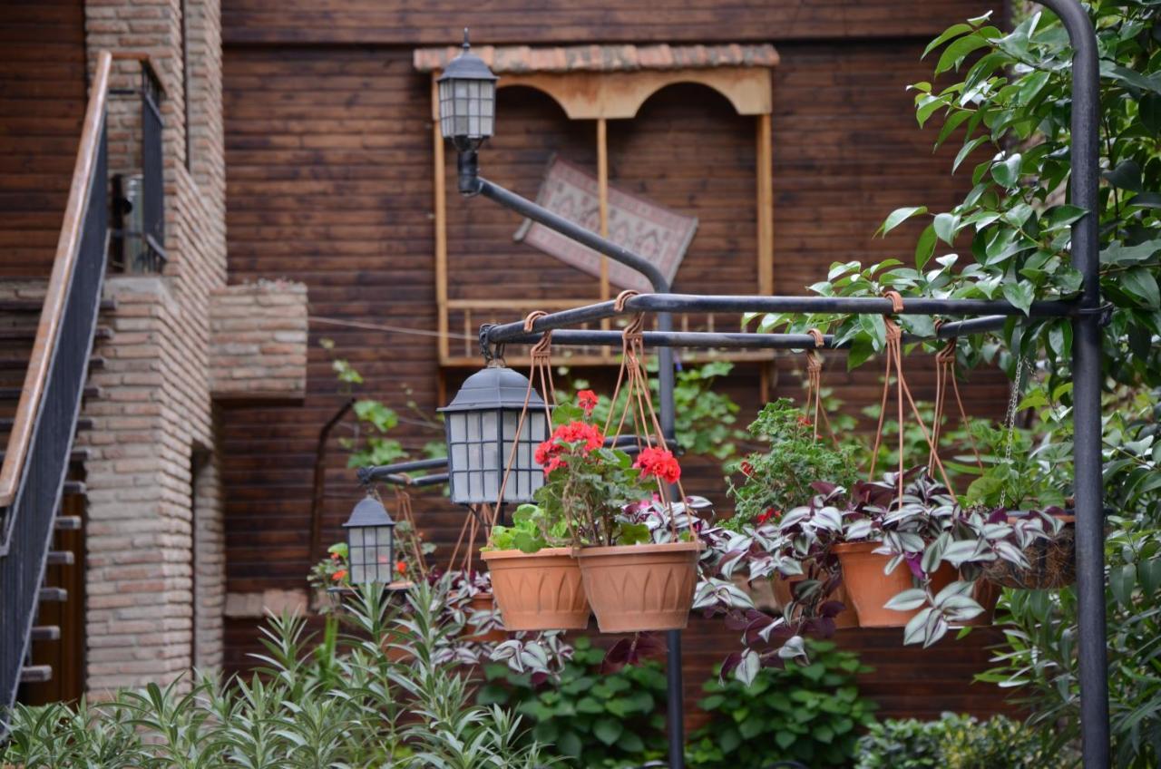 Tiflis Hotel Exterior foto